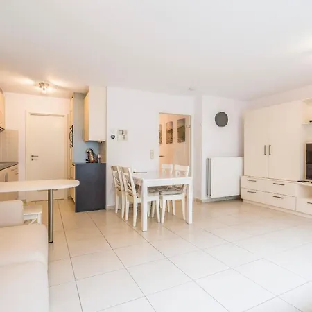 Apartment Spacious - Ground Floor Near Beach *